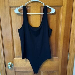 EUC Abercrombie and fitch black scoop neck tank bodysuit XL